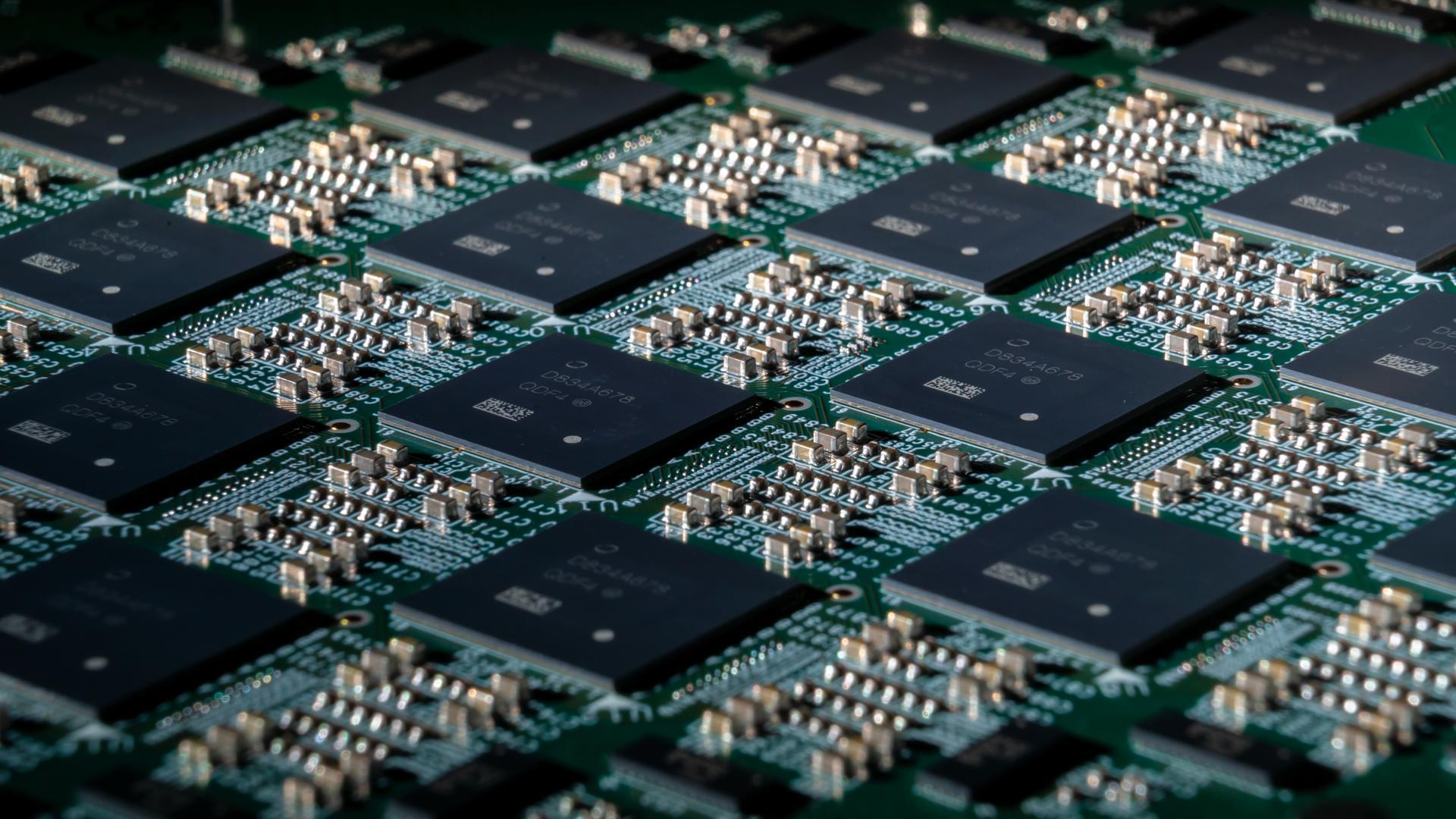 MIT Technology Review examines AI roadblocks for humanoids and WaveSave’s flood dam