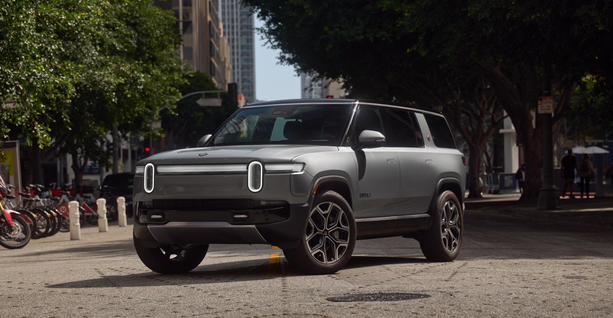 Rivian R1S captain’s chairs arrive for 2027, with a $4,000 entry cost