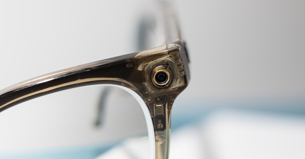 Apple smart glasses privacy push reportedly shapes WWDC 2027 plan