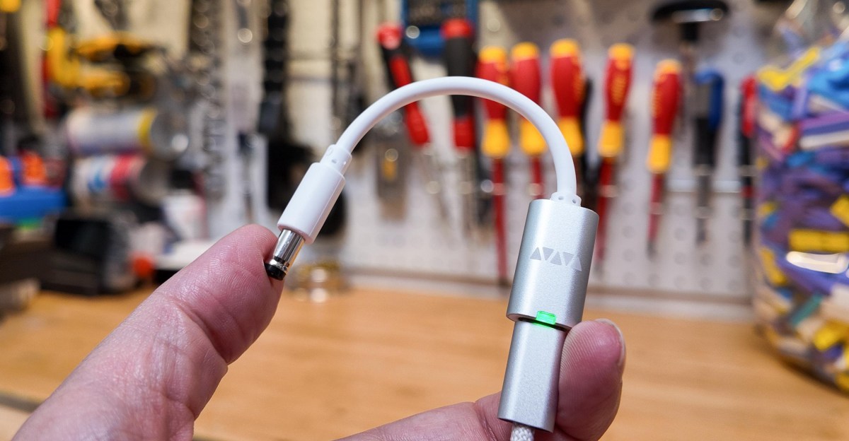 Werewolf VFLEX USB-C adapter brings old barrel-jack gear along