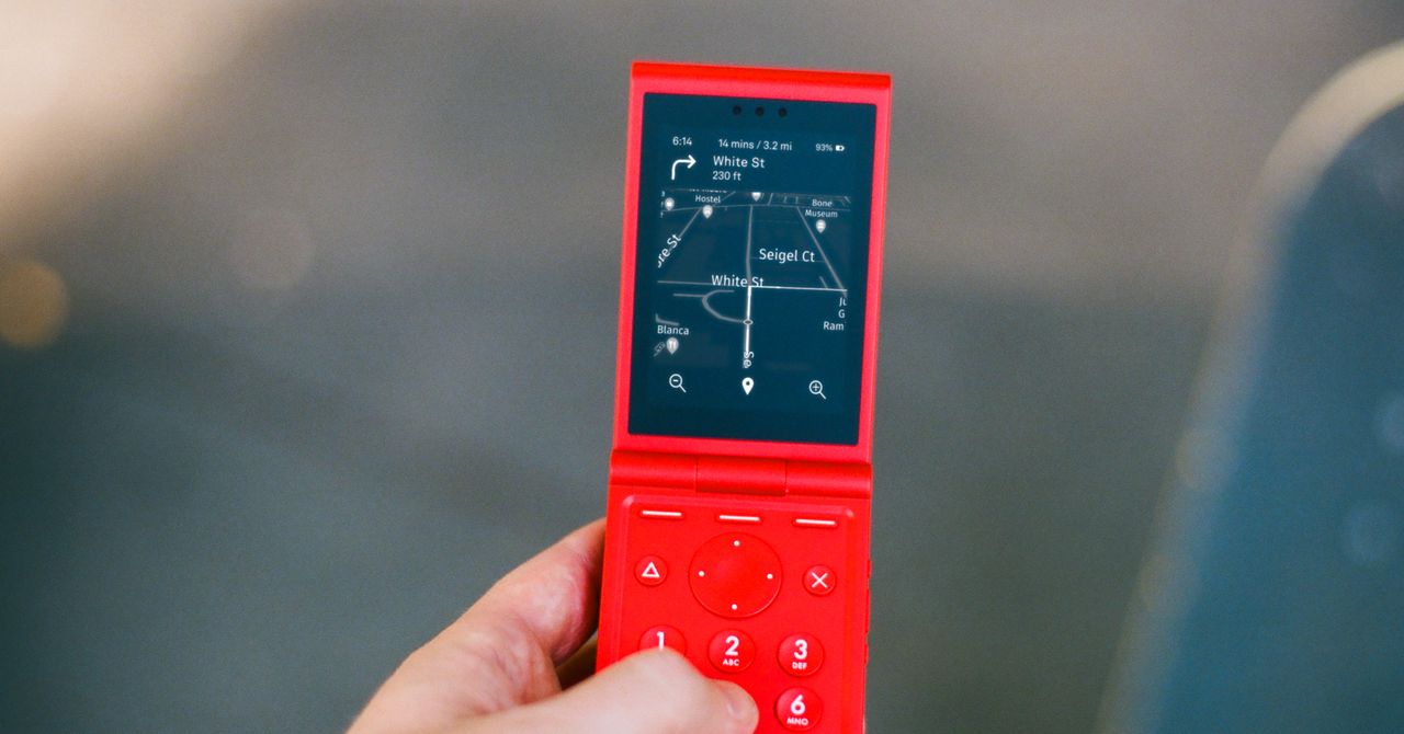 Light Flip phone brings a $299 dumb flip design to Light Phone’s lineup