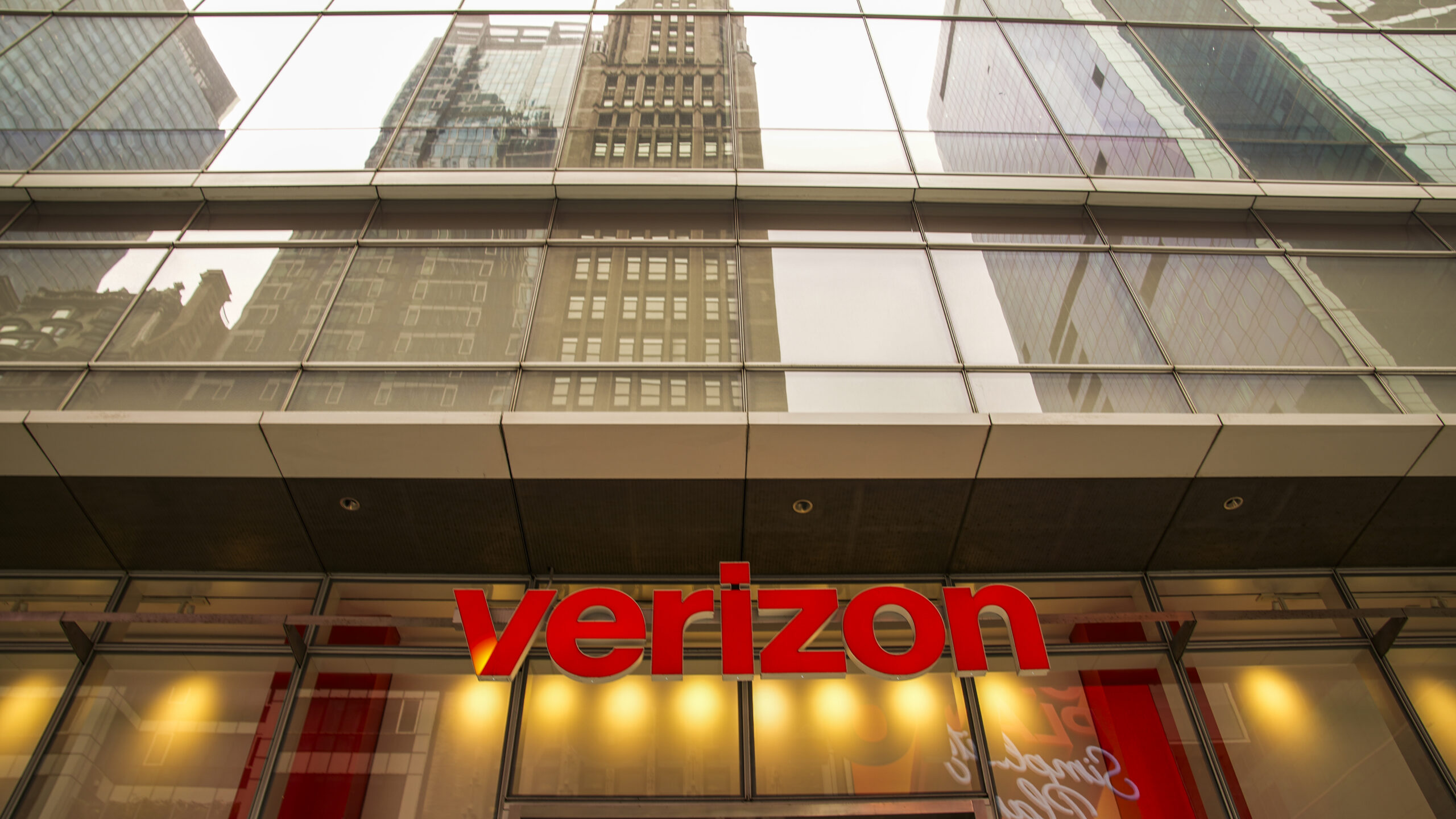 Verizon Google dark fiber deal tops $1 billion for AI data centers