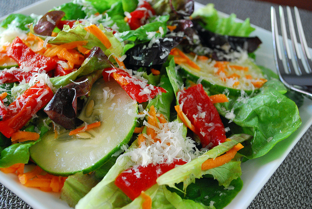 Cyclospora outbreak 2026 has 40% of Americans cutting produce