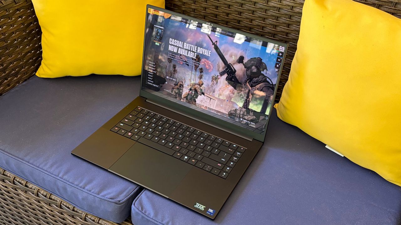 Razer’s 2026 Blade 16 trades CPU muscle for rare gaming laptop stamina