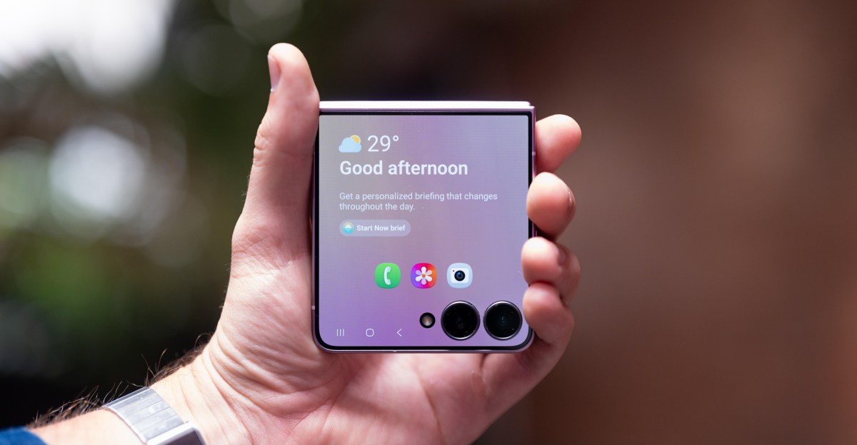 Samsung’s Galaxy Z Flip 8 makes the cover screen act more like a phone