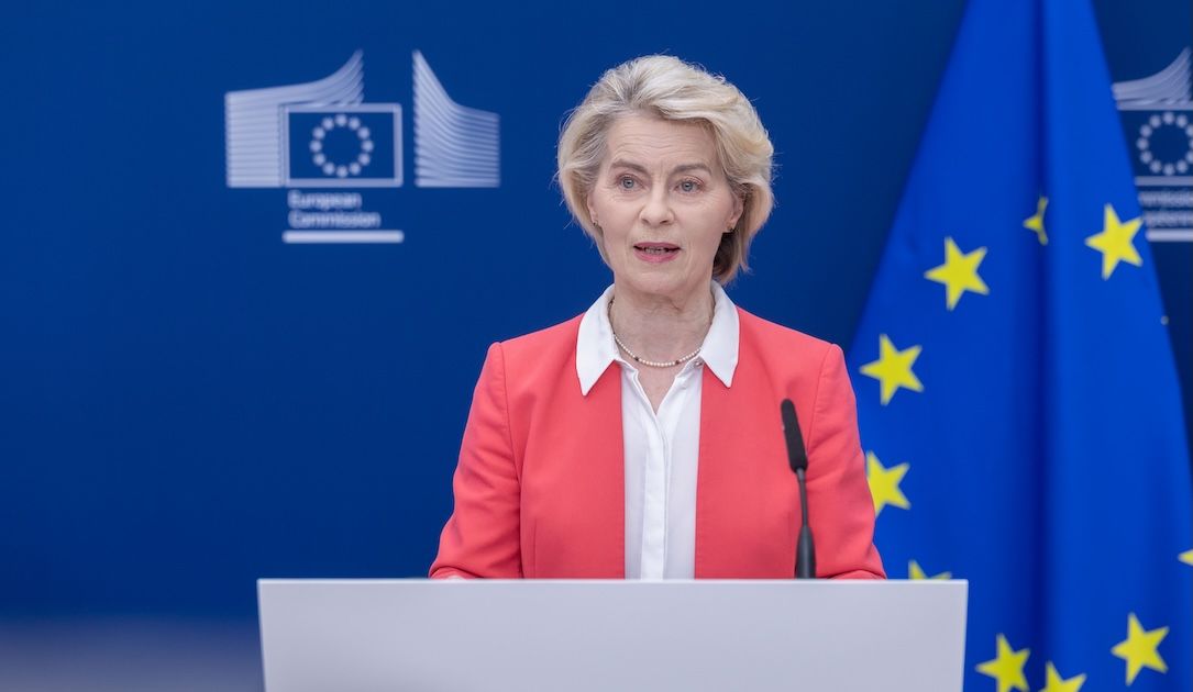 Von der Leyen weighs EU social media age floor for children