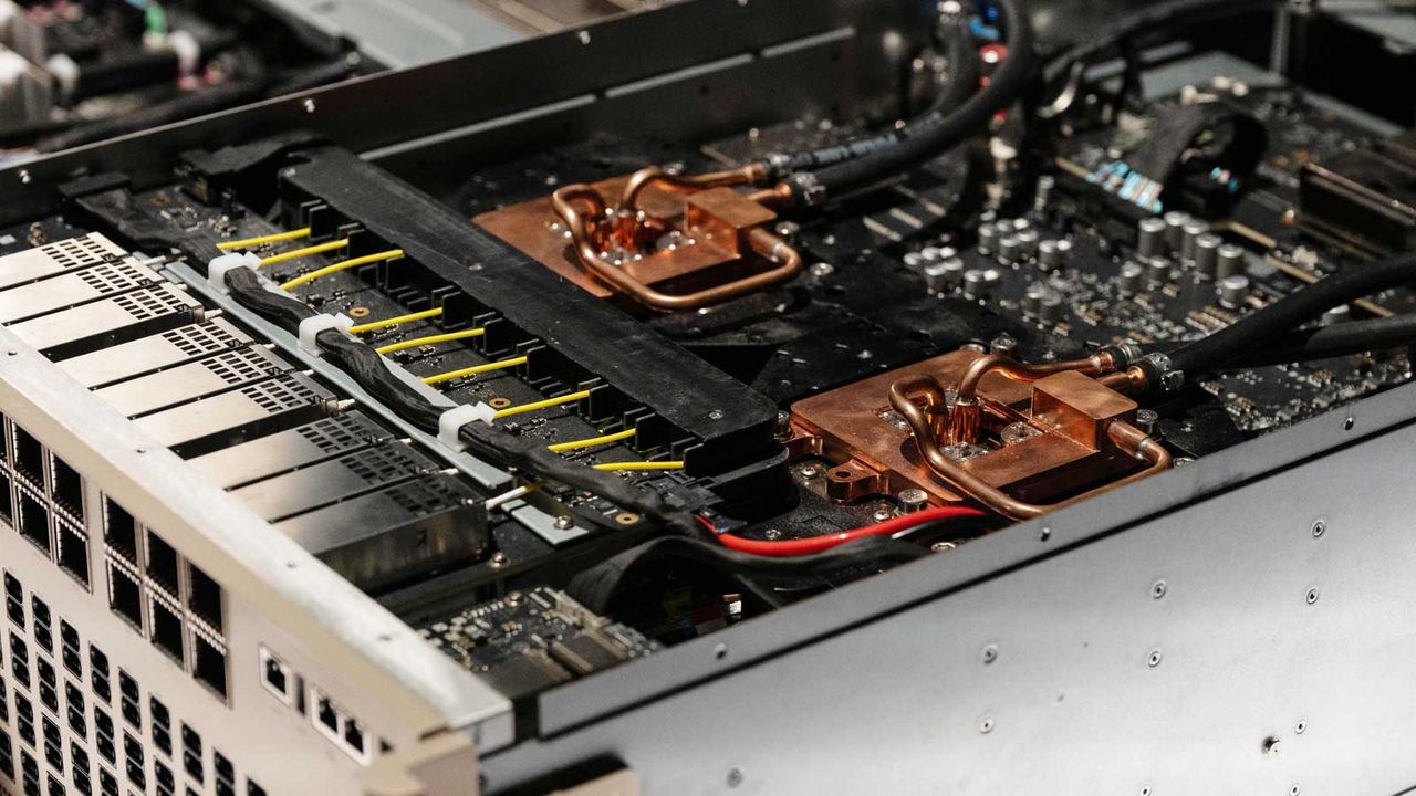 FCC drafts Chinese optical transceiver ban for new data-center models